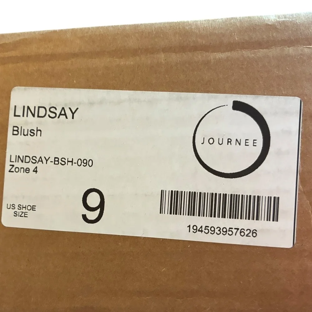 Journee Collection Lindsay Blush Studded Platform‎ Sandals Size 9 NIB